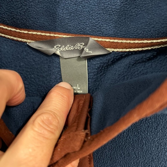 Eddie Bauer men’s large pullover with button close and pockets. - Picture 4 of 6